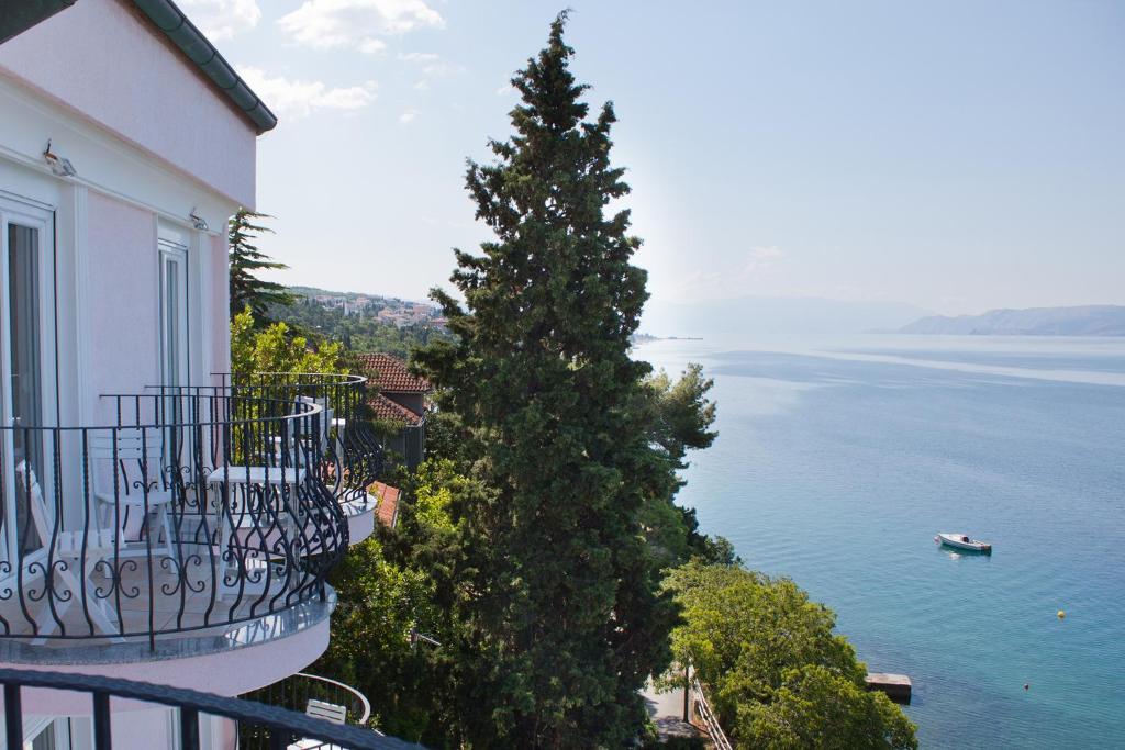Hotel Vali Dramalj Crikvenica Εξωτερικό φωτογραφία